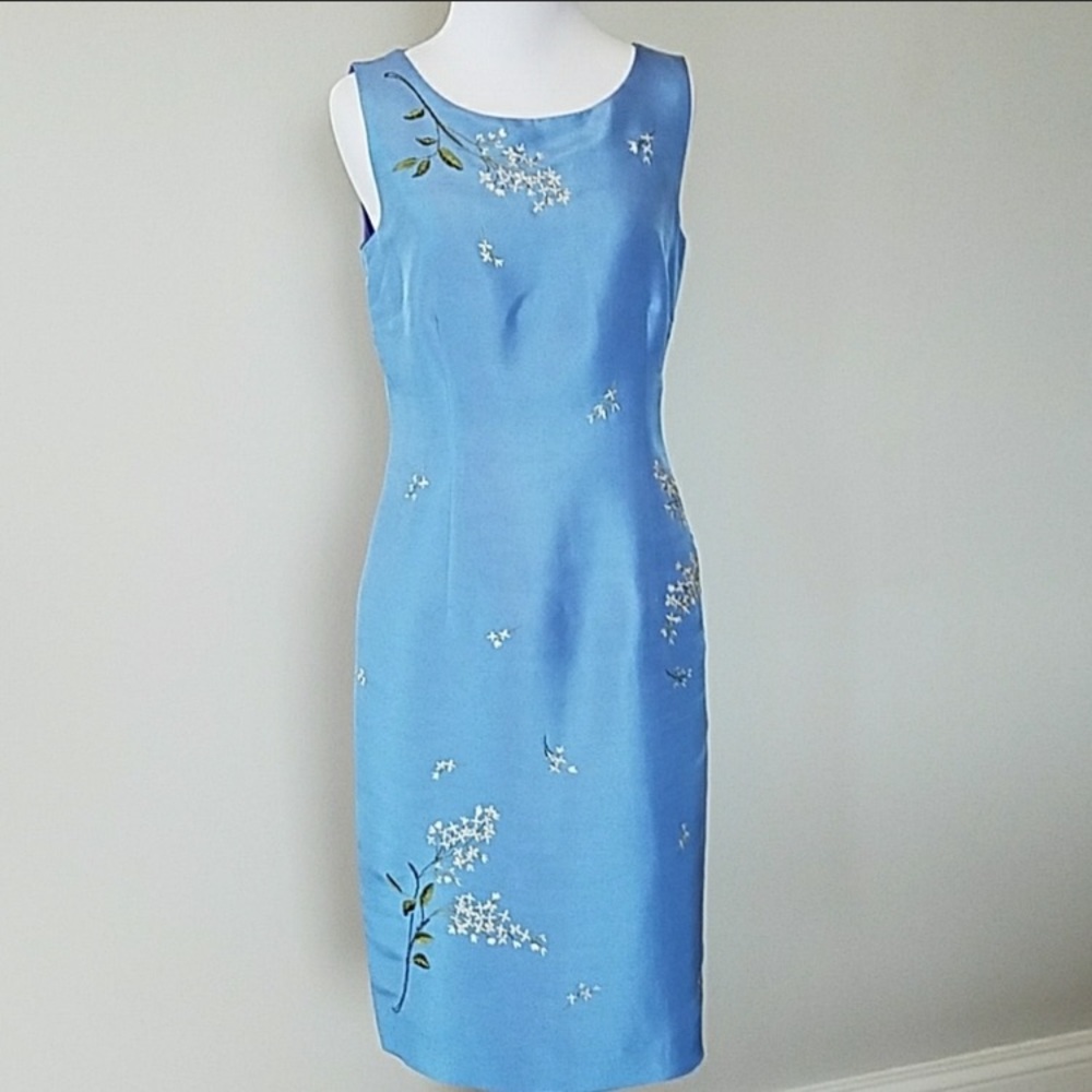 Blue sleeveless embroidered cocktail dress